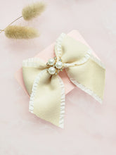 Load image into Gallery viewer, Bow Hair Clip