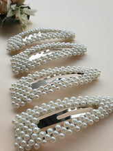 Load image into Gallery viewer, Pearl Hair Clip