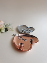 Load image into Gallery viewer, Heart Ring Dish