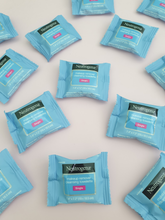 Load image into Gallery viewer, Mini Makeup Remover Towelettes