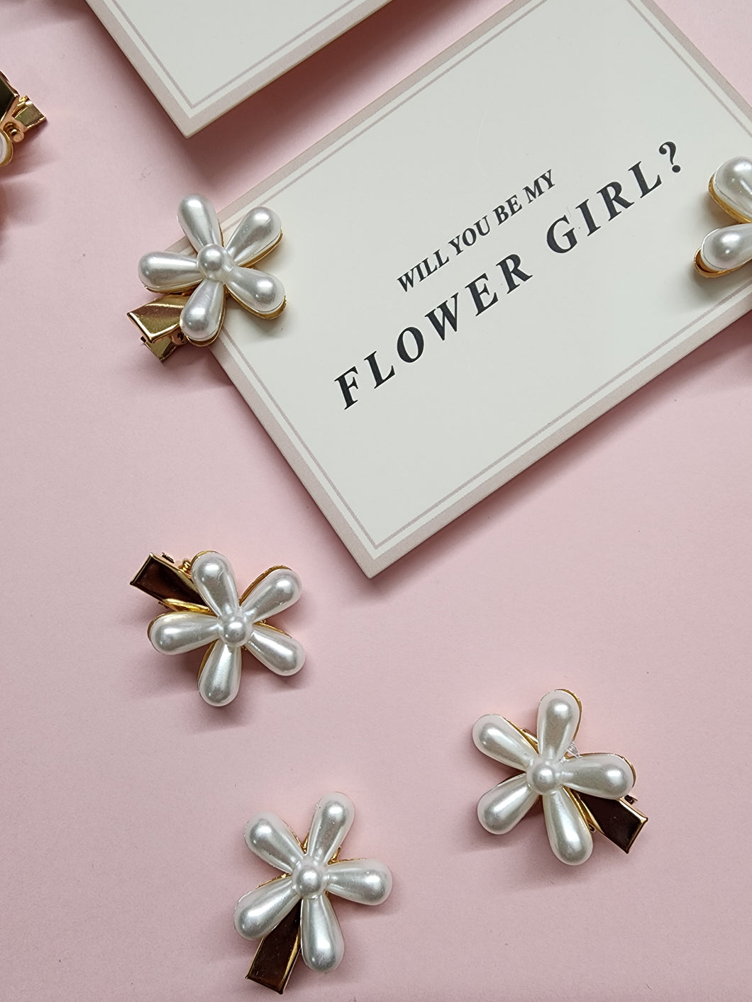 Flower Girl Pearl Daisy Clip